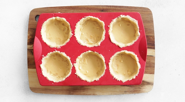 Жюльен в тарталетках с грибами в духовке, пошаговый рецепт с фото на 167 ккал