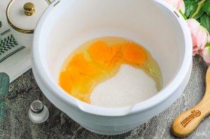 Шоколадный торт с кремом из вареной сгущенки Шоколадный торт с кремом из вареной сгущенки