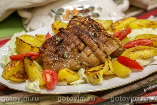 Свиная грудинка, запеченная со специями Свиная грудинка, запеченная со специями