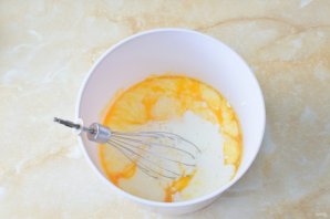Оладьи с сыром и колбасой Оладьи с сыром и колбасой