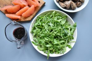 Куриная печень по-анжуйски Куриная печень по-анжуйски