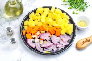 Мясо с консервированной фасолью