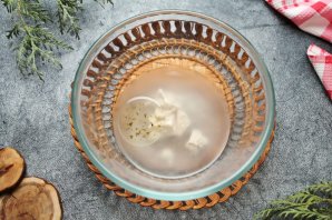 Фокачча с пармезаном и розмарином Фокачча с пармезаном и розмарином