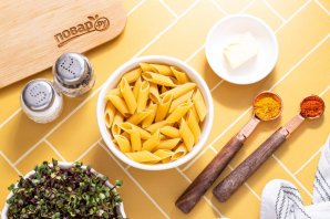 Макароны с куркумой