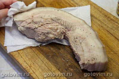 Свинина с аджикой, запеченная до хрустящей корочки Свинина с аджикой, запеченная до хрустящей корочки