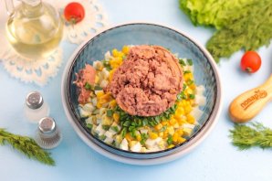 Салат из консервов Салат из консервов