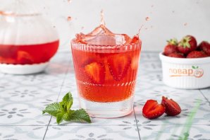 Холодный чай с клубникой Холодный чай с клубникой