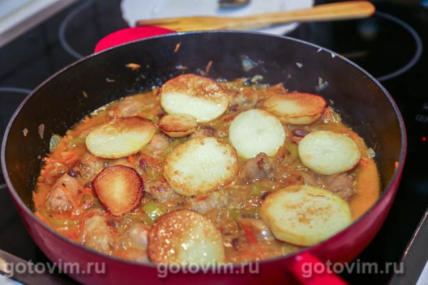 Плов с колбасками, картофелем и фасолью Плов с колбасками, картофелем и фасолью