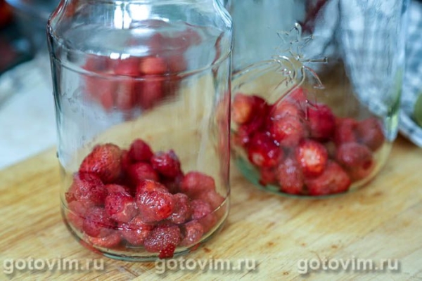 Компот из красной смородины с клубникой на зиму Компот из красной смородины с клубникой на зиму