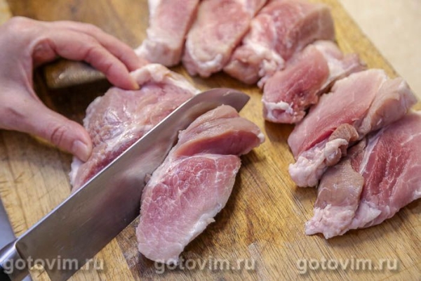 Рваная свинина (Pulled Pork), запеченное в томатном соусе 