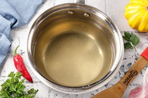 Патиссоны, маринованные кусочками Патиссоны, маринованные кусочками