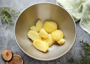 Картофельные котлеты с сыром и ветчиной Картофельные котлеты с сыром и ветчиной