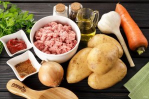 Тушеная картошка с фаршем Тушеная картошка с фаршем