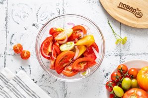 Сладкий салат из помидоров Сладкий салат из помидоров