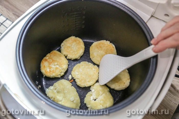 Сырники в мультиварке Сырники в мультиварке