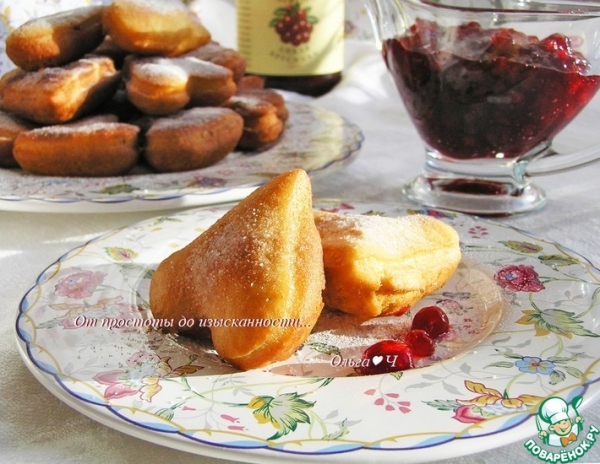 Пончики с брусникой Пончики с брусникой
