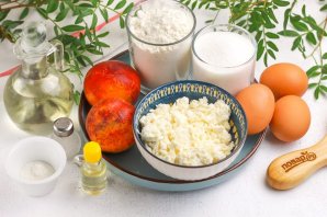 Творожный пирог с персиками Творожный пирог с персиками