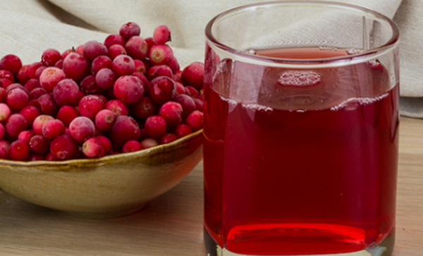 Морс из замороженной брусники с ванилином Морс из замороженной брусники с ванилином