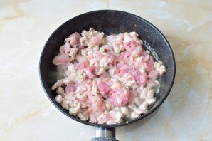 Слоеный пирог с курицей и грибами Слоеный пирог с курицей и грибами