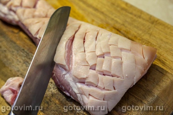 Грудинка закусочная, запеченная в луковой шелухе 