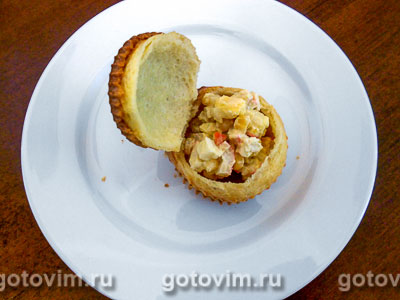 Поповеры с салатом из крабовых палочек Поповеры с салатом из крабовых палочек