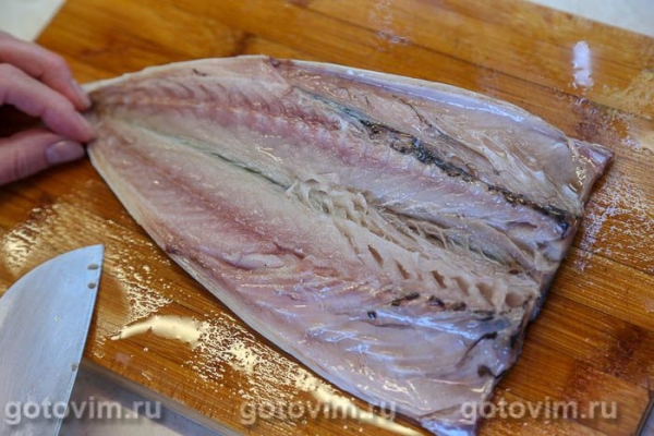 Котлет из скумбрии с беконом