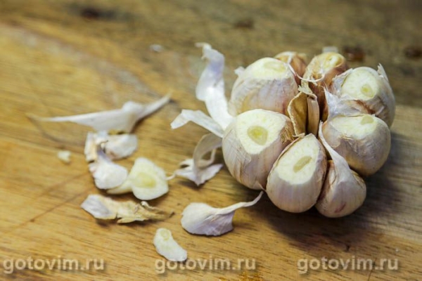 Рваная говядина с печеным чесноком и яблоками Рваная говядина с печеным чесноком и яблоками