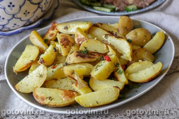 Молодой картофель, запеченный с перцем чили и сметаной (в пакете)