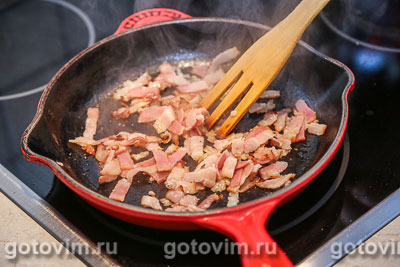 Закусочный кекс с капустой и беконом