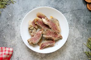 Говяжьи губы с овощами Говяжьи губы с овощами