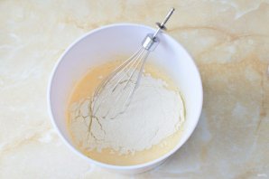 Оладьи с сыром и колбасой Оладьи с сыром и колбасой