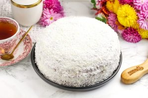 Бисквитный торт с кремом из сгущенки