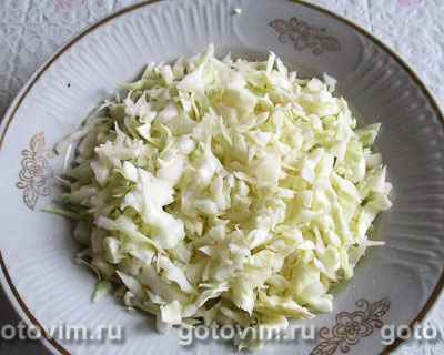 Оладьи на кефире с капустой и зелёным луком