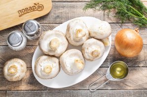 Шампиньоны жареные с луком