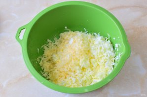 Тарталетки с сыром и огурцом Тарталетки с сыром и огурцом