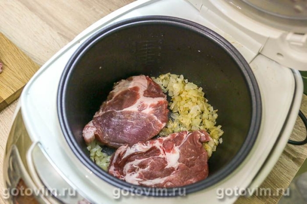 Стейки из свиной шеи в томатно-сливочном соусе в мультиварке