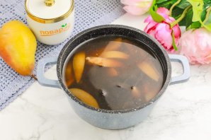 Компот из груш и чернослива Компот из груш и чернослива