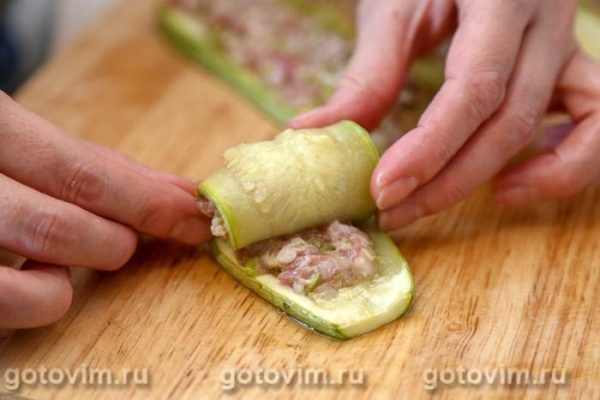Рулетики из кабачков с мясом