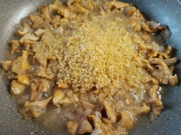 Булгур с лисичками и сметаной Булгур с лисичками и сметаной