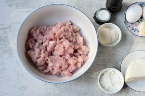 Рубленые куриные котлеты с сыром