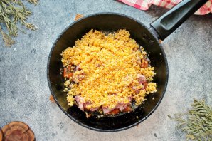 Кукурузная каша с тушенкой Кукурузная каша с тушенкой