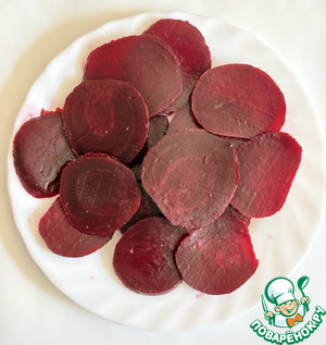 Башенки из свеклы и груши