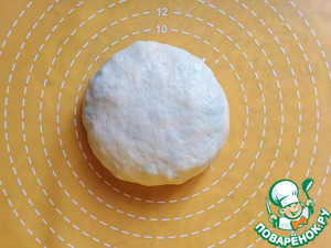 Пирожки с луком, яйцом и фетаксой