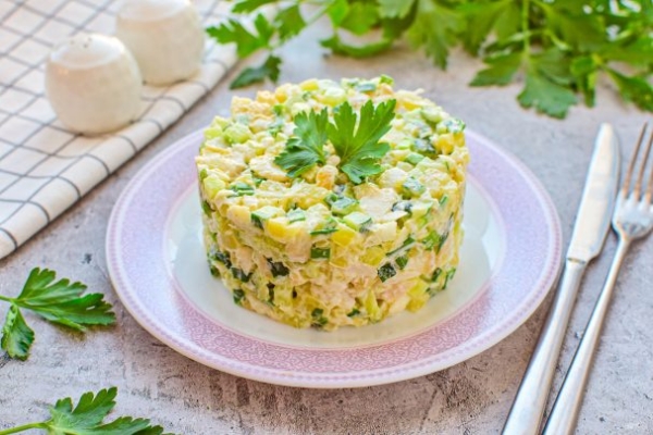 Салат с треской и огурцом Салат с треской и огурцом