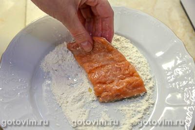 Лосось с лимонным маслом в духовке 