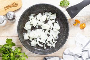 Тушеная картошка с лисичками Тушеная картошка с лисичками