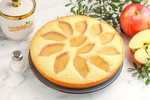 Яблочный пирог на сковороде Яблочный пирог на сковороде