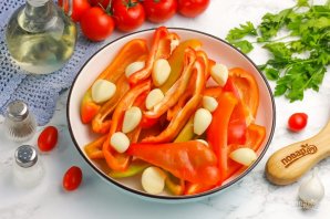 Аджика из помидоров и перца Аджика из помидоров и перца