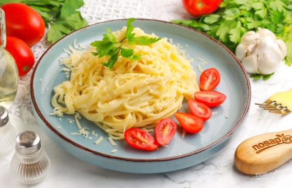 Спагетти с сыром и сливками Спагетти с сыром и сливками