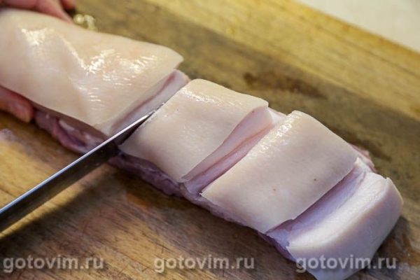 Запеченная грудинка с лисичками в «кармашках» Запеченная грудинка с лисичками в «кармашках»